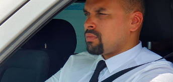 Leman VTC Services, c’est un chauffeur toujours concentré sur la route pour vous offrir une conduite bien plus agréable qu’un Taxi ou un Uber