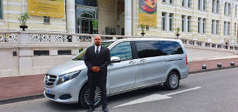 Leman VTC Services, c’est aussi des mini transfert en local sur Evian ou le Chablais à la découverte des monuments, comme ici le Palais Lumière à Evian les Bains